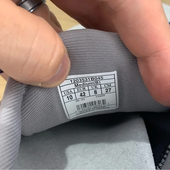 Brooks Adrenaline GTS 22 Gray Running Shoes Women’s Size 10 B - Picture 9 of 9